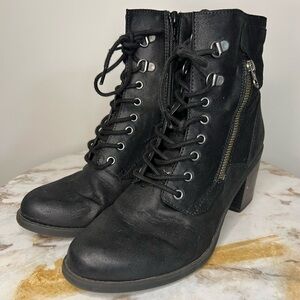 White mountain size 8 black heeled combat style boots